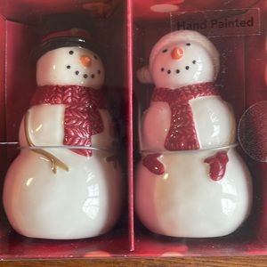 Salt & Pepper Shaker Set